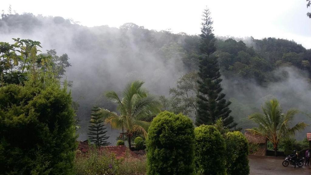Cassells Jungle Resorts Thekkady Vandiperiyār Extérieur photo